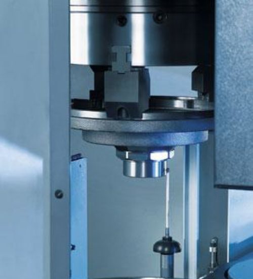 VLC1200型倒立式轉塔車床能夠揀取和加工1500kg的工件，工件直徑可以大至1.2m